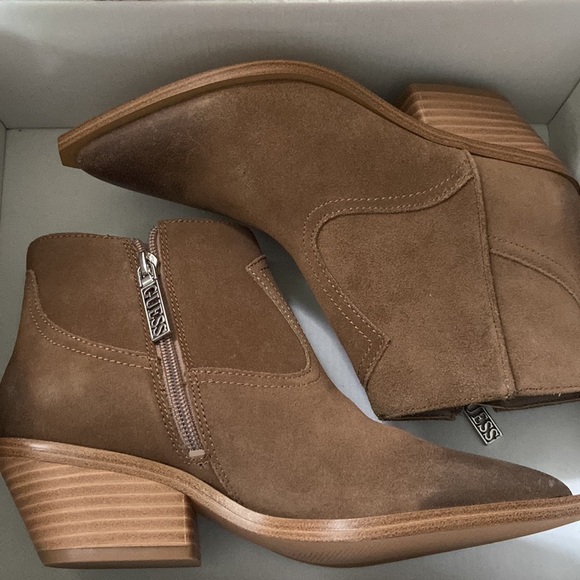 New GUESS Women's Ankle Boot SZ 5.5 - Picture 8 of 8